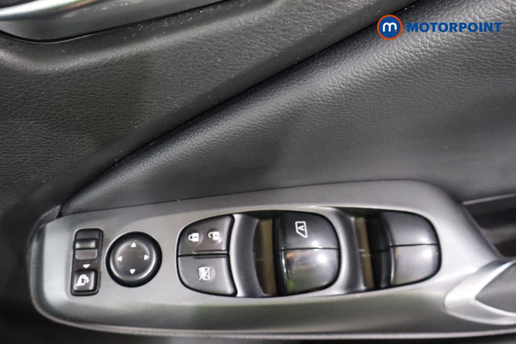 Nissan Juke Acenta Premium Manual Petrol SUV - Stock Number (1671481) - 8th supplementary image