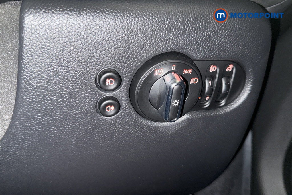 Mini Hatchback One Classic Manual Petrol Hatchback - Stock Number (1671743) - 11th supplementary image
