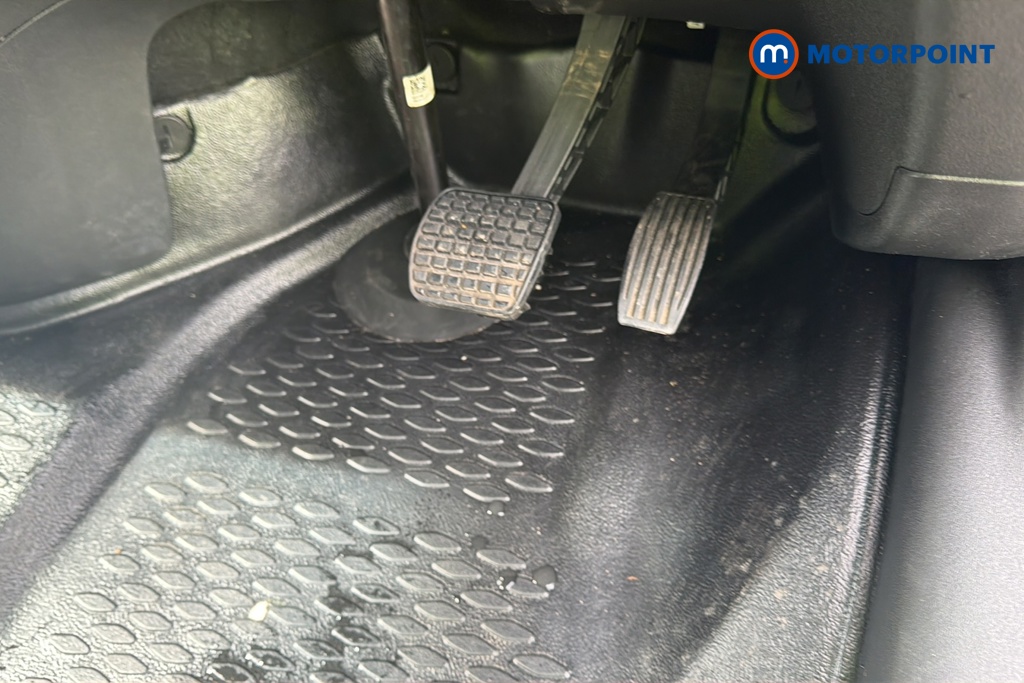 Iveco Daily Business Automatic Diesel High Volume-High Roof Van - Stock Number (1671899) - 24th supplementary image