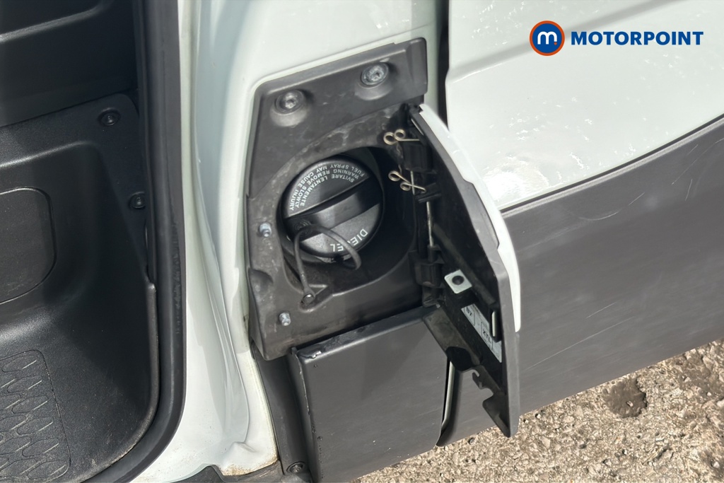 Iveco Daily Business Automatic Diesel High Volume-High Roof Van - Stock Number (1671899) - 41st supplementary image