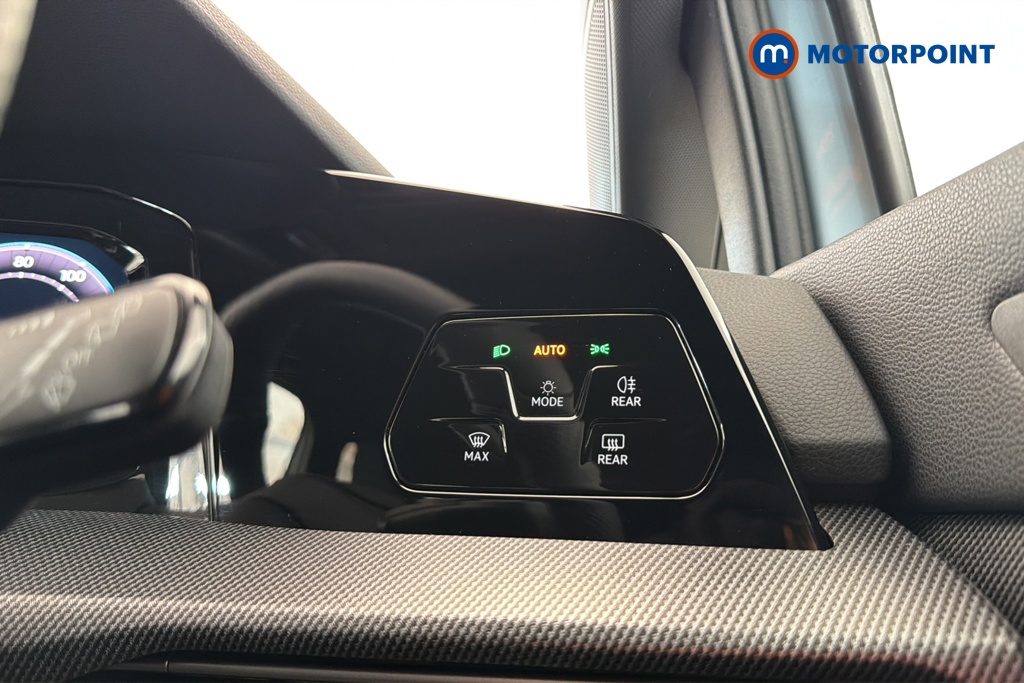 Volkswagen Golf R-Line Automatic Petrol Hatchback - Stock Number (1672315) - 11th supplementary image