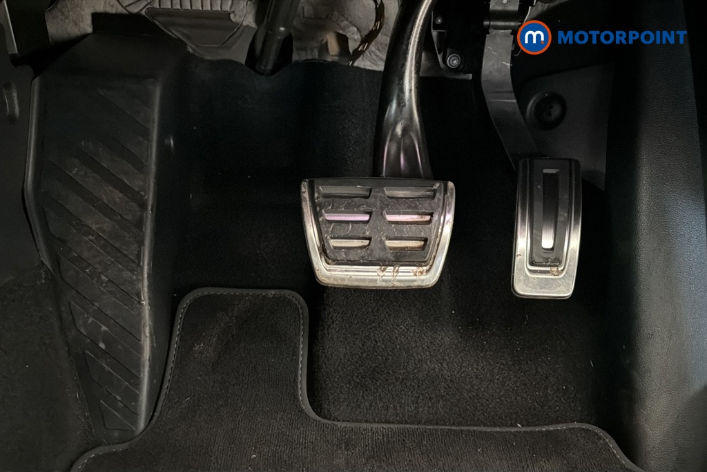 Volkswagen Golf R-Line Automatic Petrol Hatchback - Stock Number (1672315) - 24th supplementary image