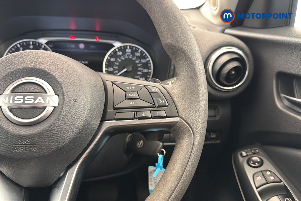 Nissan Juke Acenta Premium Automatic Petrol SUV - Stock Number (1672377) - 3rd supplementary image