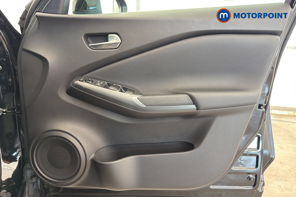 Nissan Juke Acenta Premium Automatic Petrol SUV - Stock Number (1672377) - 18th supplementary image