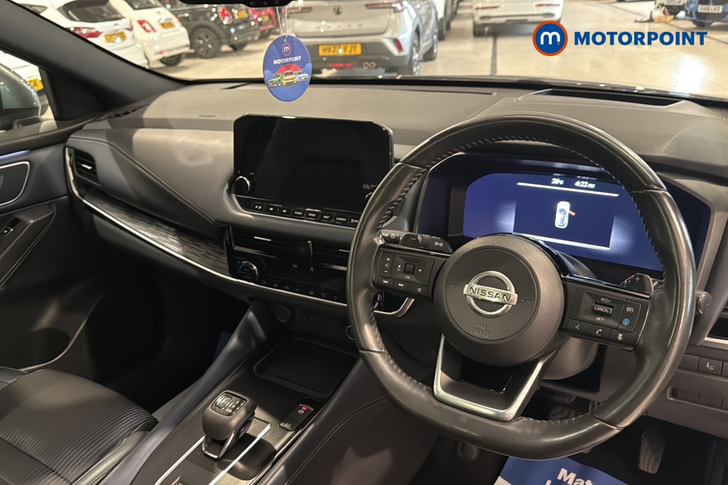 Nissan Qashqai Tekna Automatic Petrol SUV - Stock Number (1672564) - 1st supplementary image
