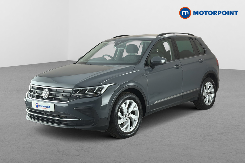 Volkswagen Tiguan Life Manual Petrol SUV - Stock Number (1672633) - Passenger side front corner