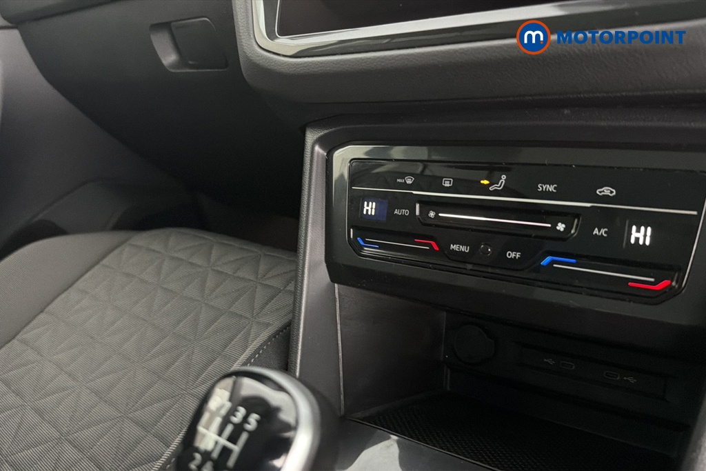 Volkswagen Tiguan Life Manual Petrol SUV - Stock Number (1672633) - 12th supplementary image