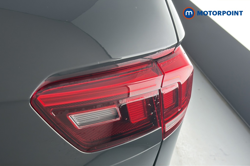 Volkswagen Tiguan Life Manual Petrol SUV - Stock Number (1672633) - 36th supplementary image
