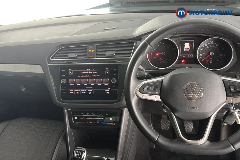 Volkswagen Tiguan Life Manual Petrol SUV - Stock Number (1672633) - 1st supplementary image