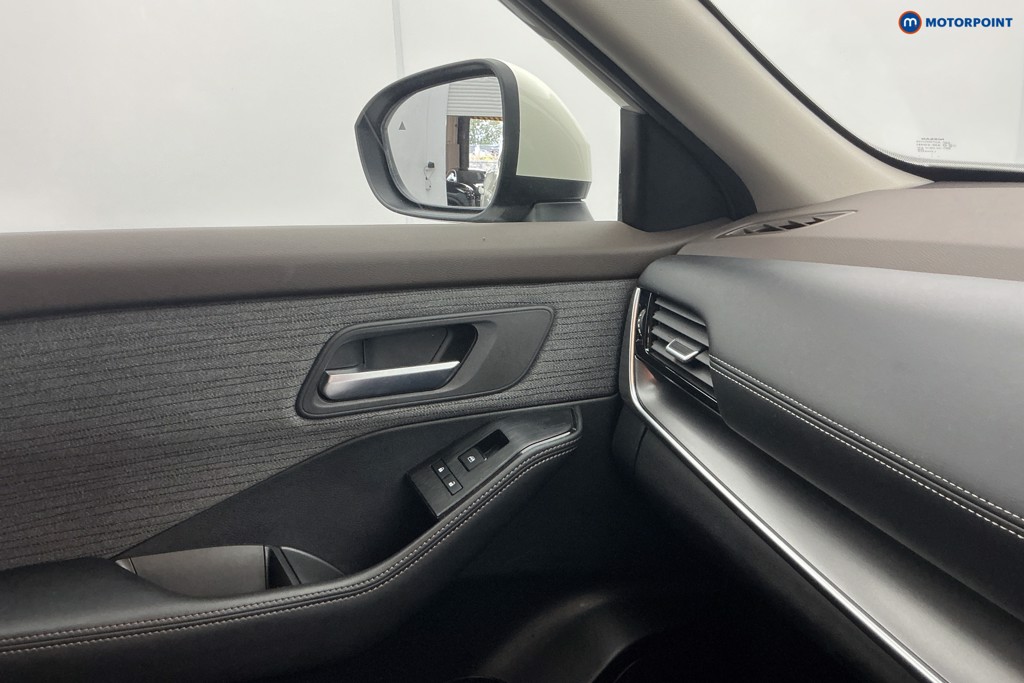 Nissan X-Trail Acenta Premium Automatic Petrol-Electric Hybrid SUV - Stock Number (1672656) - 18th supplementary image