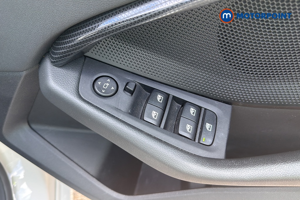BMW 2 Series Sport Manual Petrol Saloon - Stock Number (1673732) - 19th supplementary image