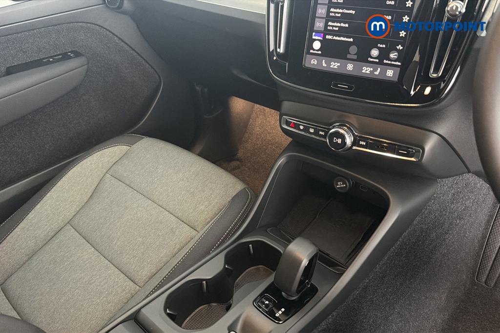 Volvo Xc40 Core Automatic Petrol SUV - Stock Number (1673777) - 15th supplementary image
