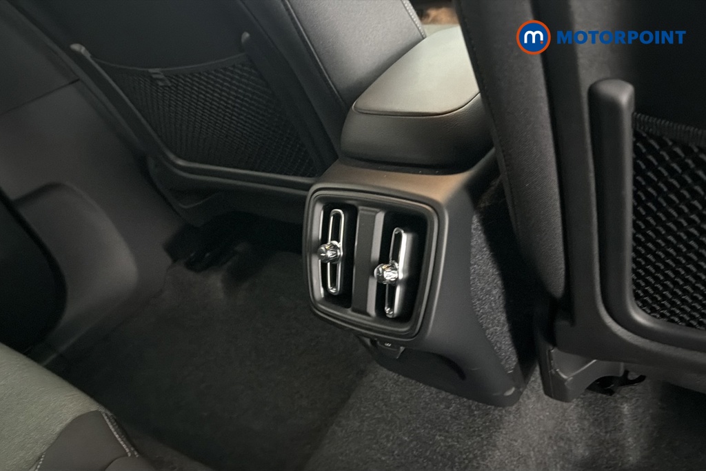 Volvo Xc40 Core Automatic Petrol SUV - Stock Number (1673777) - 28th supplementary image