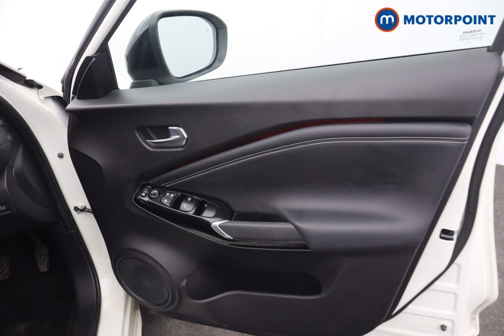 Nissan Juke Tekna Automatic Petrol SUV - Stock Number (1673865) - 9th supplementary image