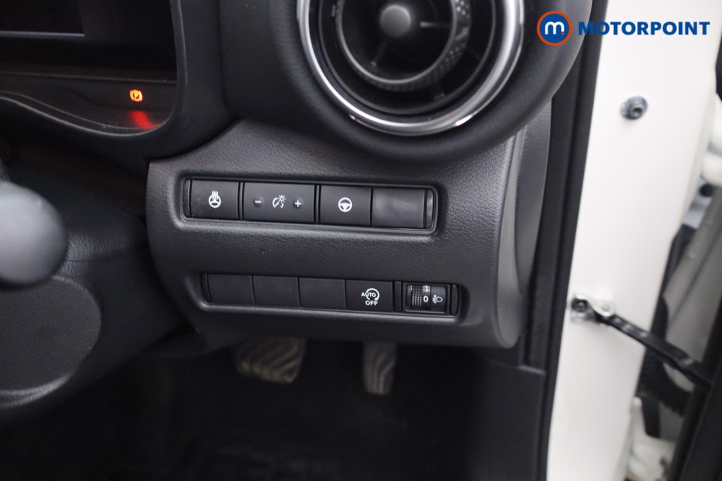 Nissan Juke Tekna Automatic Petrol SUV - Stock Number (1673865) - 11th supplementary image