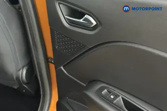 Renault Captur Iconic Manual Petrol SUV - Stock Number (1673926) - 993rd supplementary image