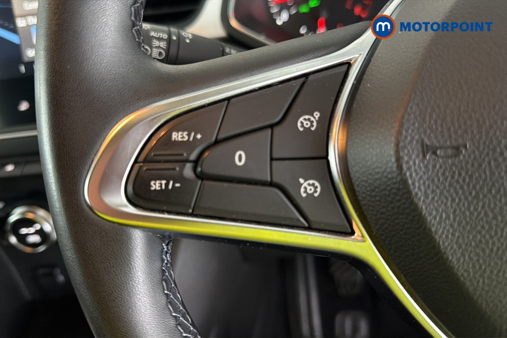 Renault Captur Iconic Manual Petrol SUV - Stock Number (1673926) - 4th supplementary image