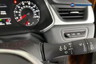 Renault Captur Iconic Manual Petrol SUV - Stock Number (1673926) - 6th supplementary image