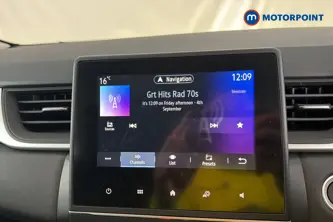 Renault Captur Iconic Manual Petrol SUV - Stock Number (1673926) - 8th supplementary image