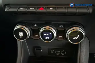 Renault Captur Iconic Manual Petrol SUV - Stock Number (1673926) - 12th supplementary image