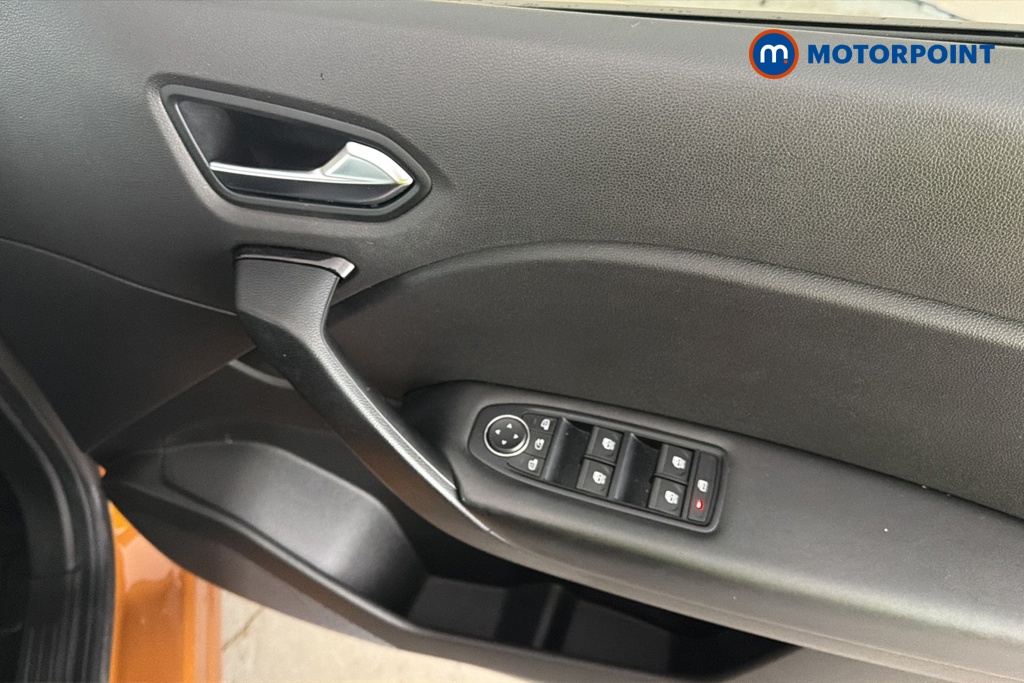 Renault Captur Iconic Manual Petrol SUV - Stock Number (1673926) - 19th supplementary image