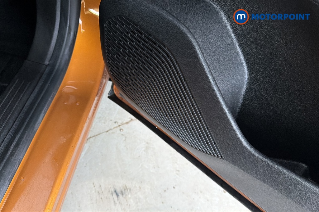 Renault Captur Iconic Manual Petrol SUV - Stock Number (1673926) - 21st supplementary image