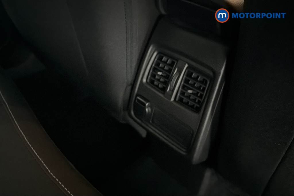Renault Captur Iconic Manual Petrol SUV - Stock Number (1673926) - 28th supplementary image