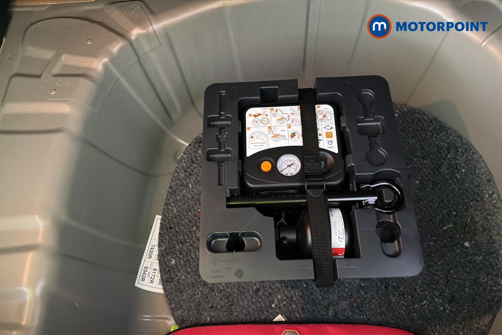 Renault Captur Iconic Manual Petrol SUV - Stock Number (1673926) - 33rd supplementary image