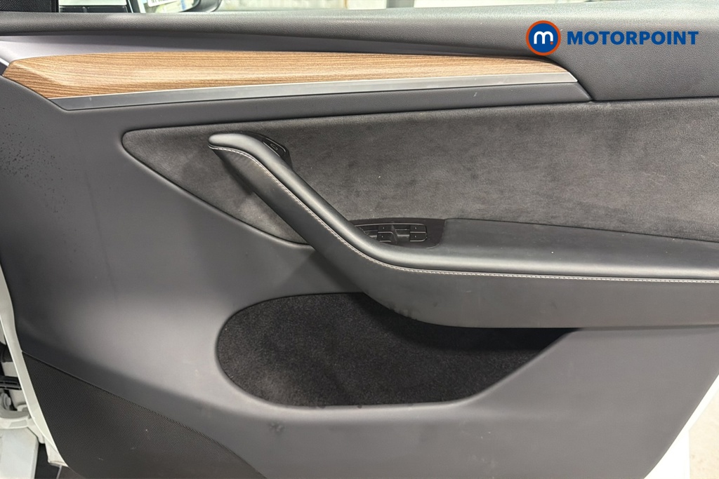 Tesla Model Y Long Range Automatic Electric SUV - Stock Number (1674364) - 18th supplementary image