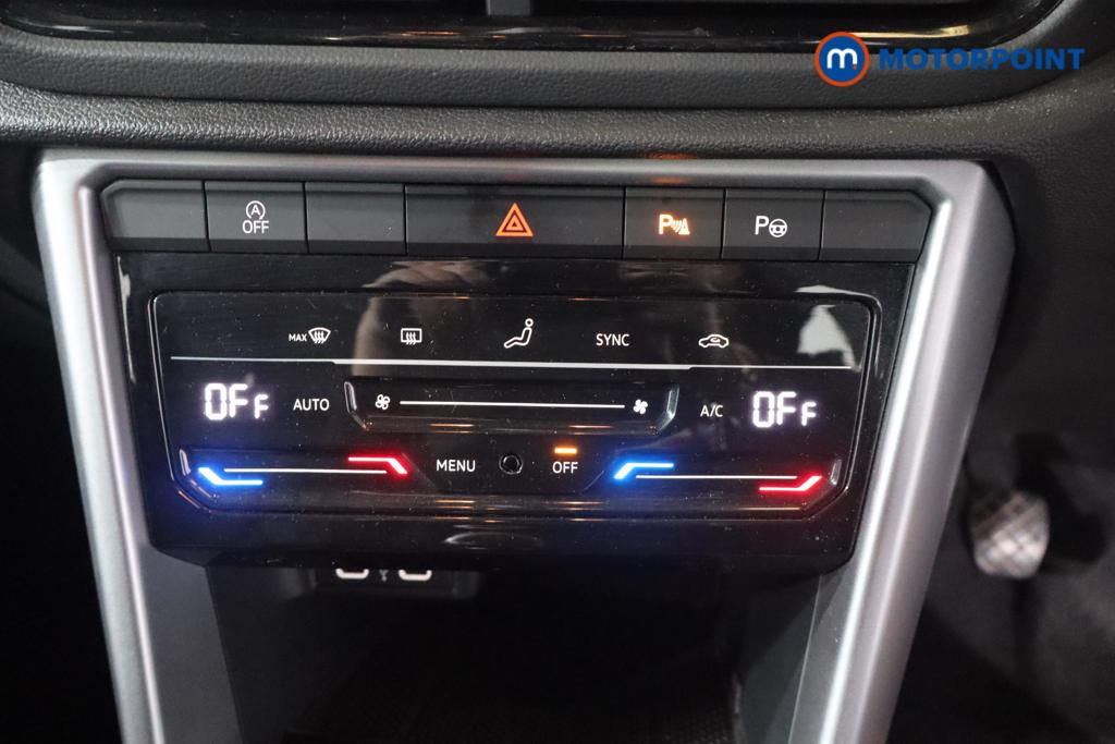 Volkswagen T-Roc Life Manual Petrol SUV - Stock Number (1674646) - 4th supplementary image