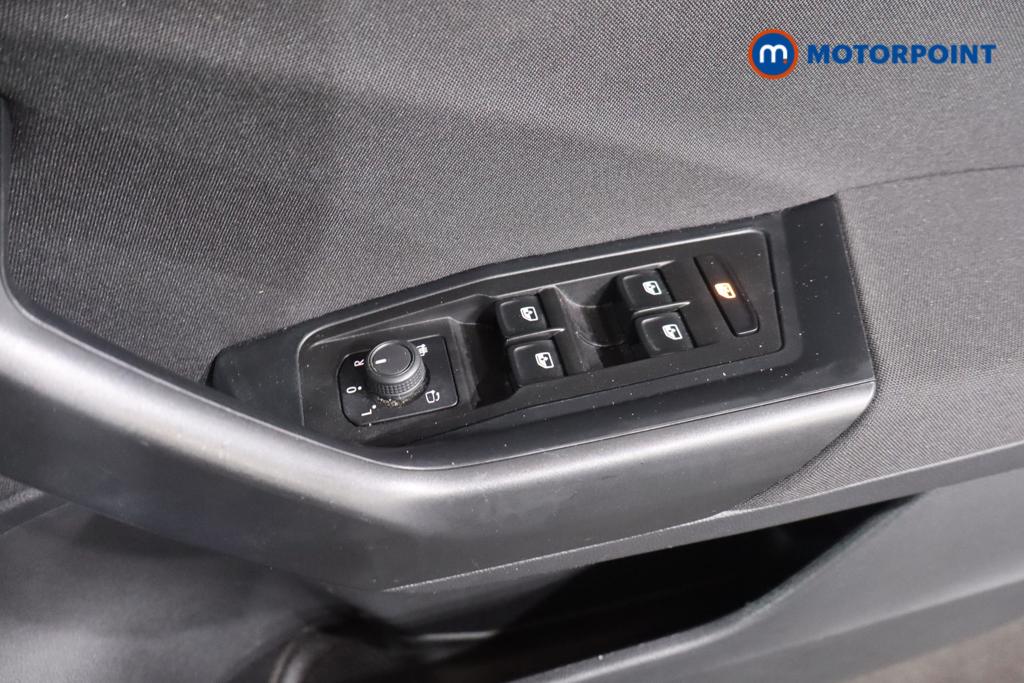 Volkswagen T-Roc Life Manual Petrol SUV - Stock Number (1674646) - 9th supplementary image