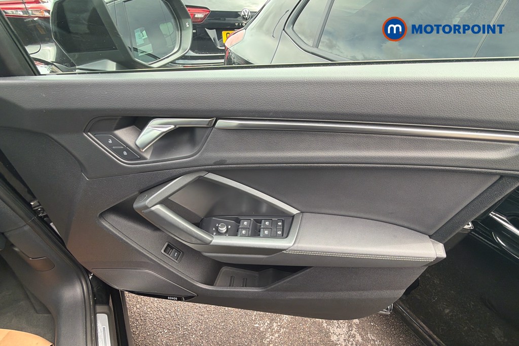 Audi Q3 Black Edition Automatic Petrol SUV - Stock Number (1674977) - 4th supplementary image