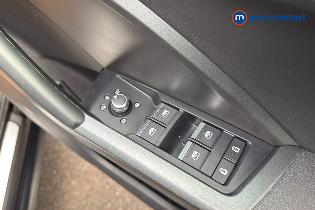 Audi Q3 Black Edition Automatic Petrol SUV - Stock Number (1674977) - 6th supplementary image