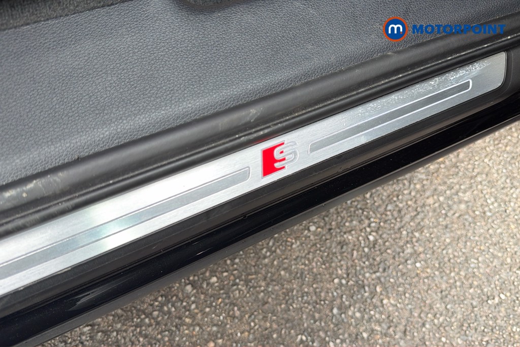 Audi Q3 Black Edition Automatic Petrol SUV - Stock Number (1674977) - 7th supplementary image