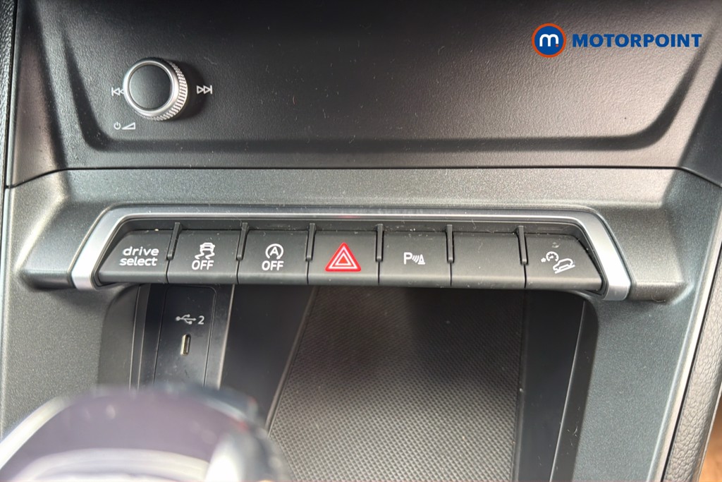 Audi Q3 Black Edition Automatic Petrol SUV - Stock Number (1674977) - 11th supplementary image