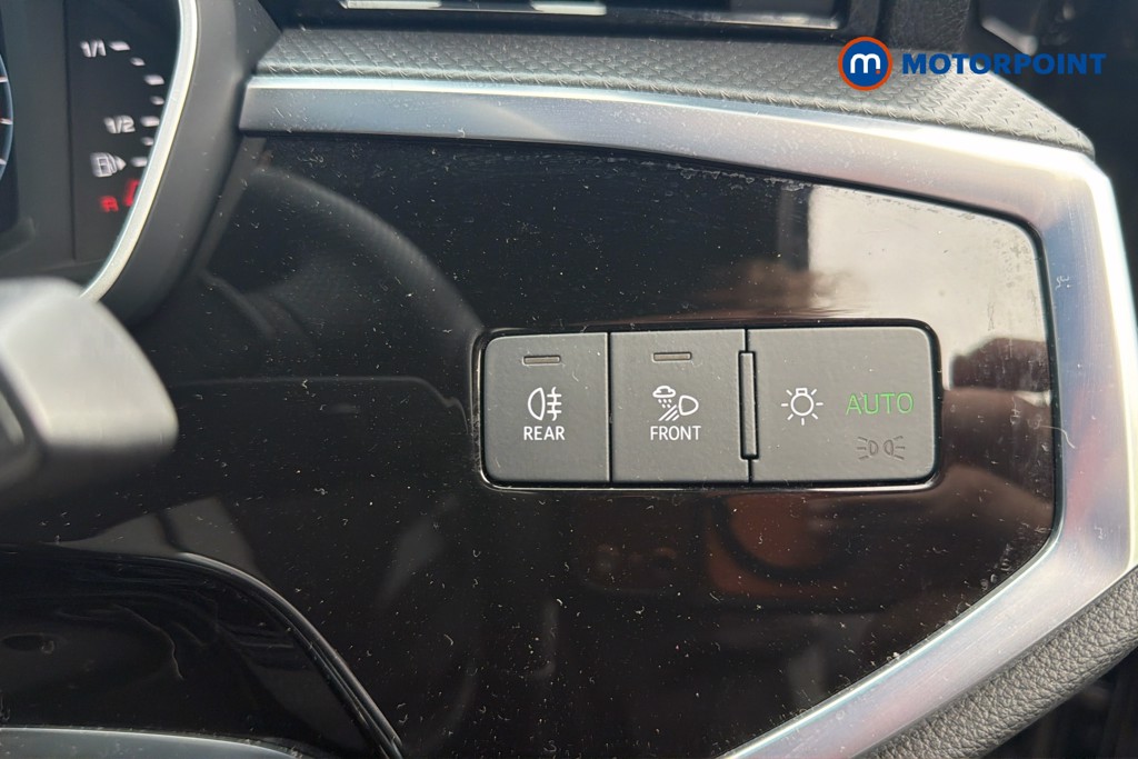 Audi Q3 Black Edition Automatic Petrol SUV - Stock Number (1674977) - 32nd supplementary image