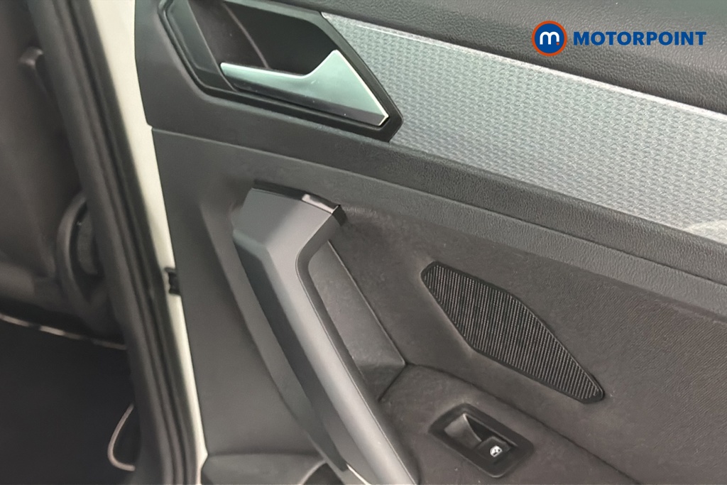 Volkswagen Tiguan Life Automatic Diesel SUV - Stock Number (1675409) - 993rd supplementary image