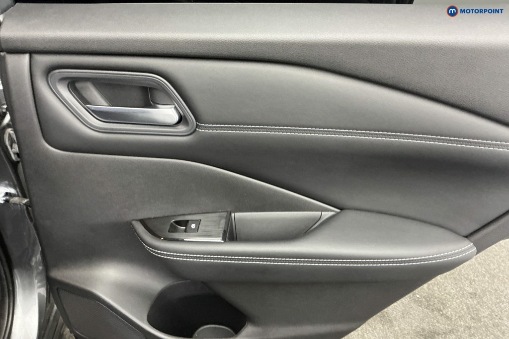 Nissan Qashqai Acenta Premium Manual Petrol SUV - Stock Number (1675826) - 26th supplementary image