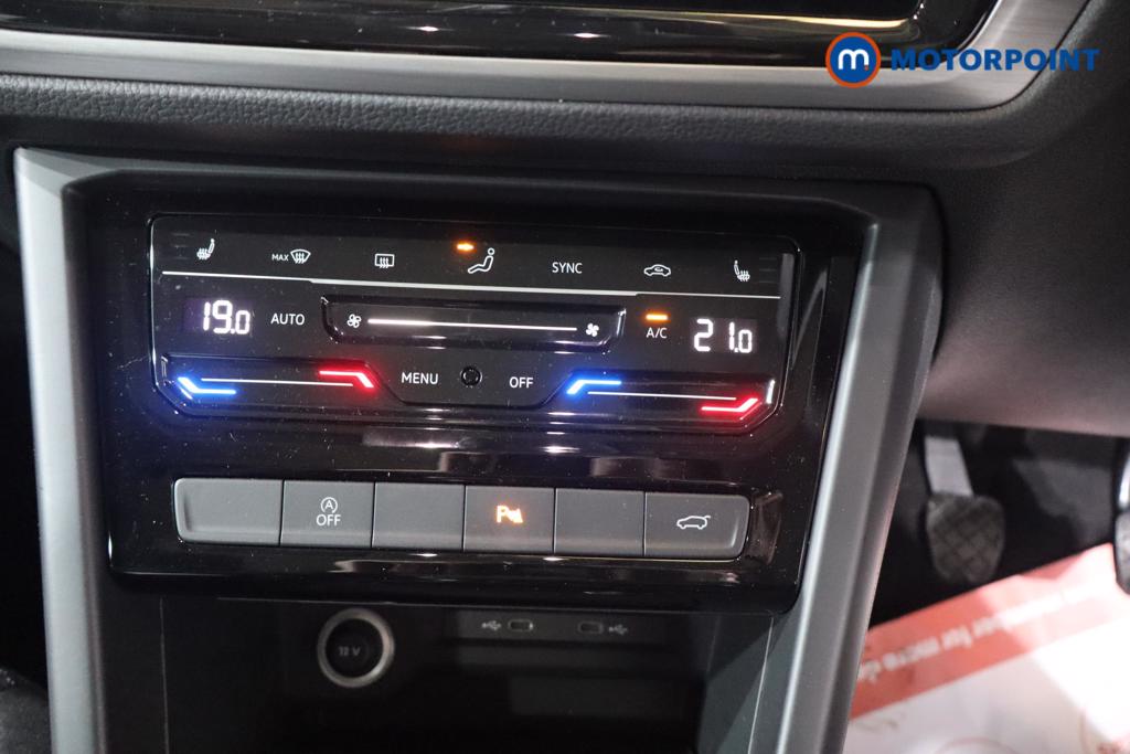 Volkswagen Touran Match Manual Petrol People Carrier - Stock Number (1675983) - 4th supplementary image