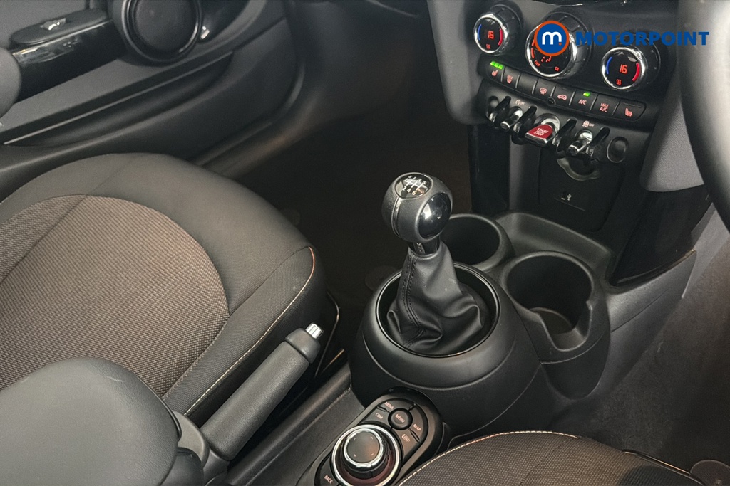 Mini Hatchback Cooper Classic Manual Petrol Hatchback - Stock Number (1676202) - 15th supplementary image