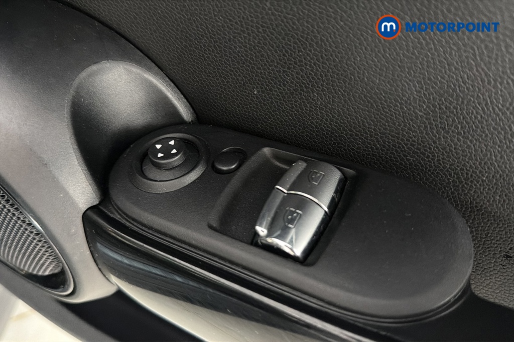 Mini Hatchback Cooper Classic Manual Petrol Hatchback - Stock Number (1676202) - 19th supplementary image