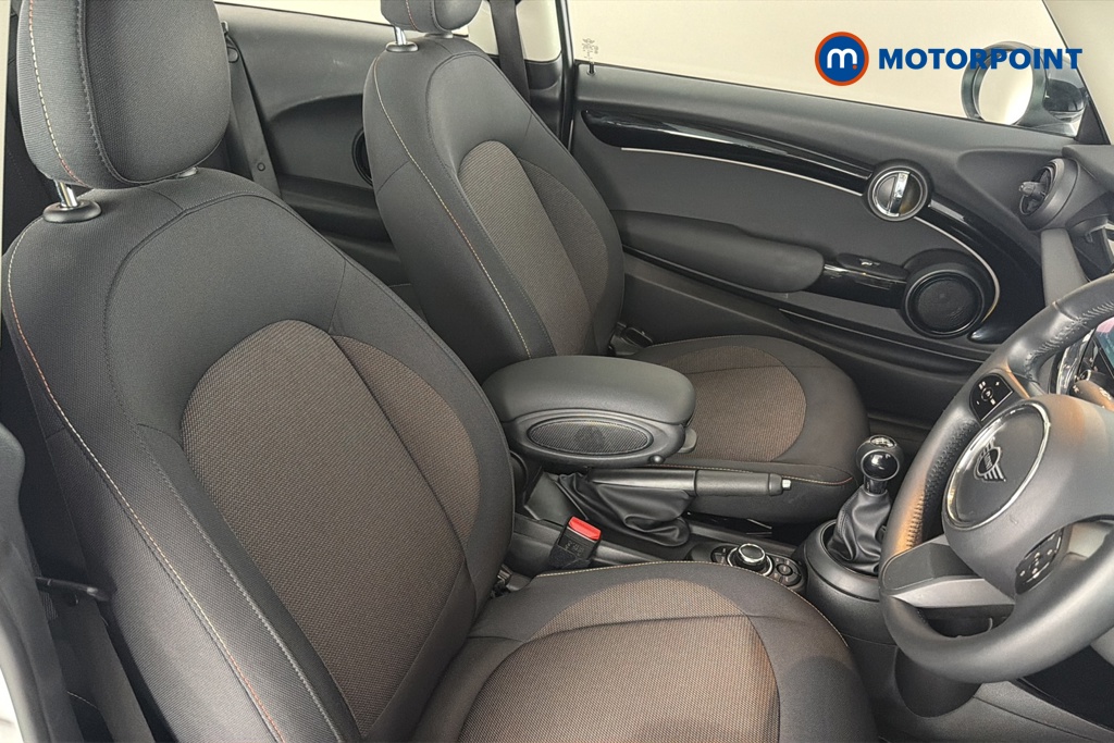 Mini Hatchback Cooper Classic Manual Petrol Hatchback - Stock Number (1676202) - 22nd supplementary image