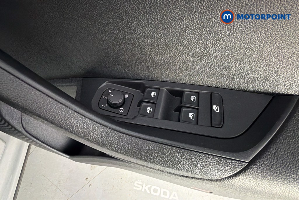 Skoda Karoq Sportline Automatic Petrol SUV - Stock Number (1676493) - 20th supplementary image