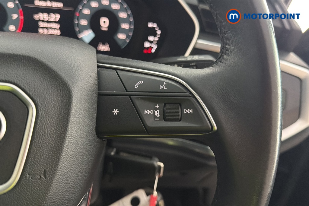 Audi Q3 Technik Manual Petrol SUV - Stock Number (1637967) - 3rd supplementary image