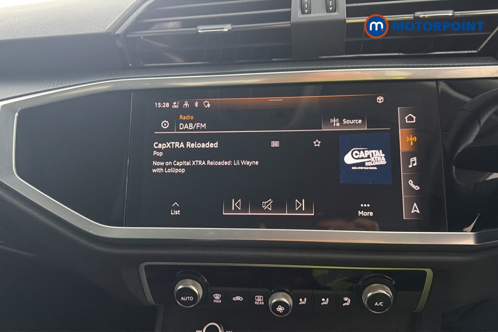 Audi Q3 Technik Manual Petrol SUV - Stock Number (1637967) - 8th supplementary image