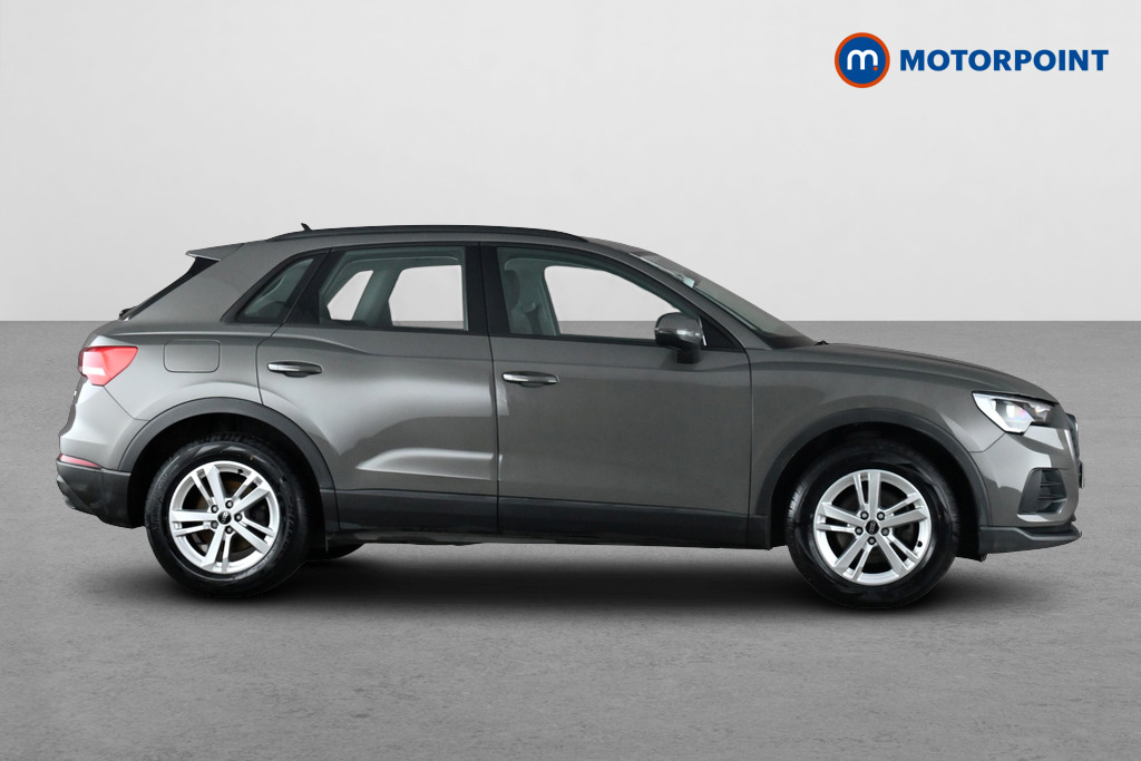 Audi Q3 Technik Manual Petrol SUV - Stock Number (1637967) - Passenger side