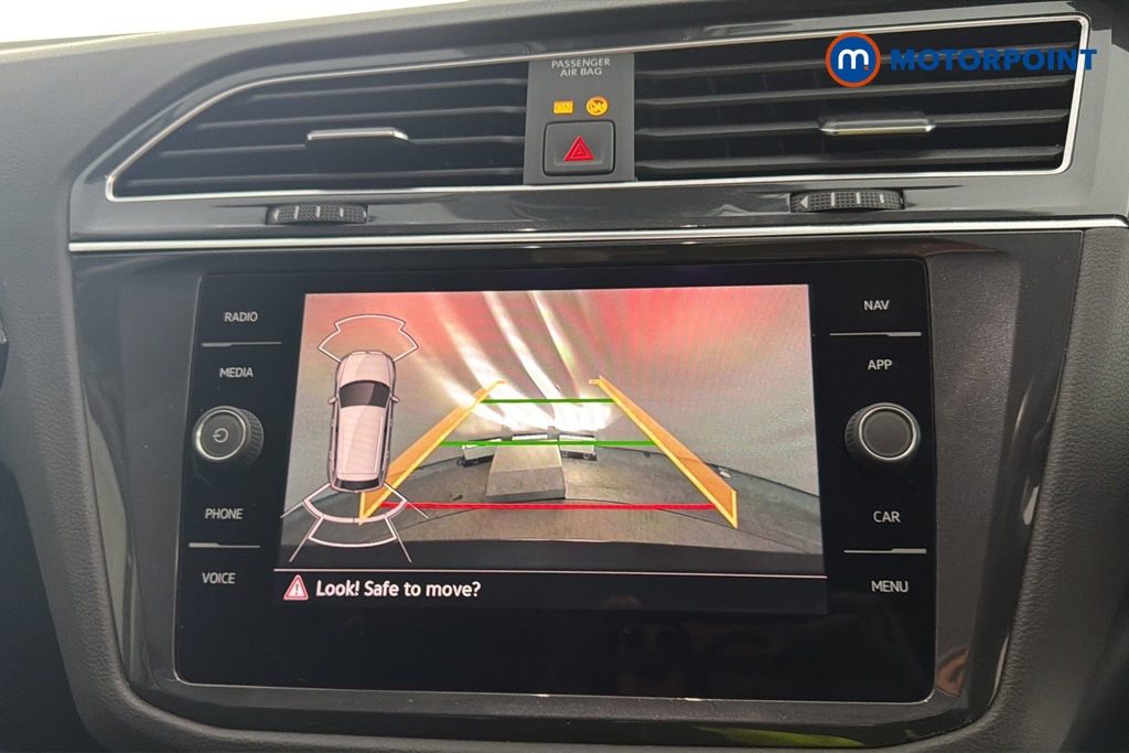 Volkswagen Tiguan Elegance Automatic Petrol SUV - Stock Number (1672407) - 13th supplementary image