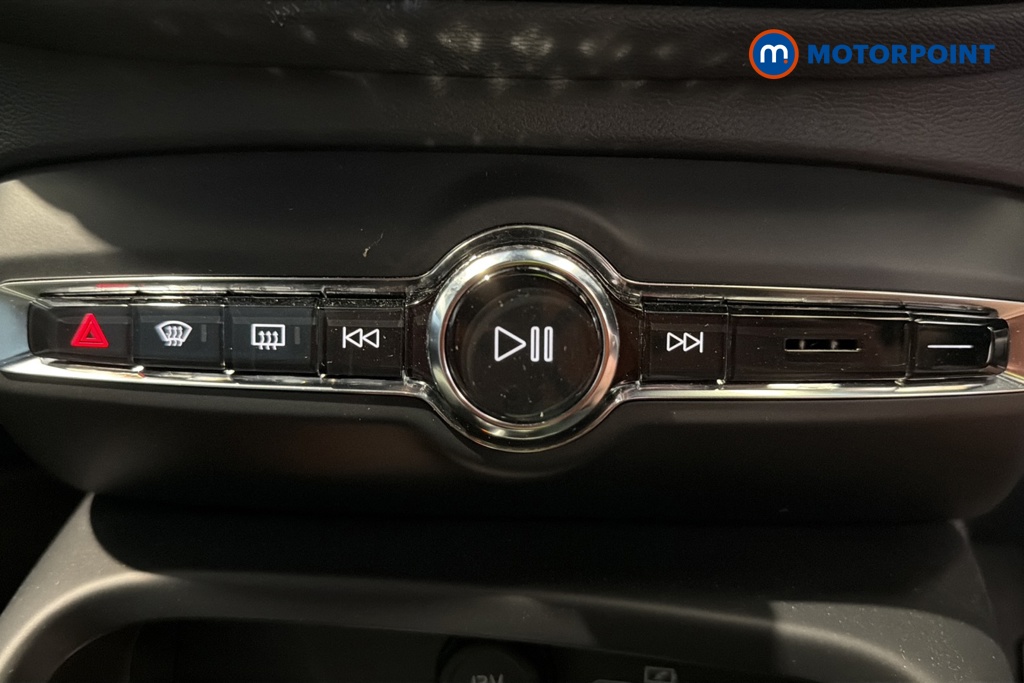 Volvo Xc40 Plus Automatic Petrol SUV - Stock Number (1666404) - 12th supplementary image