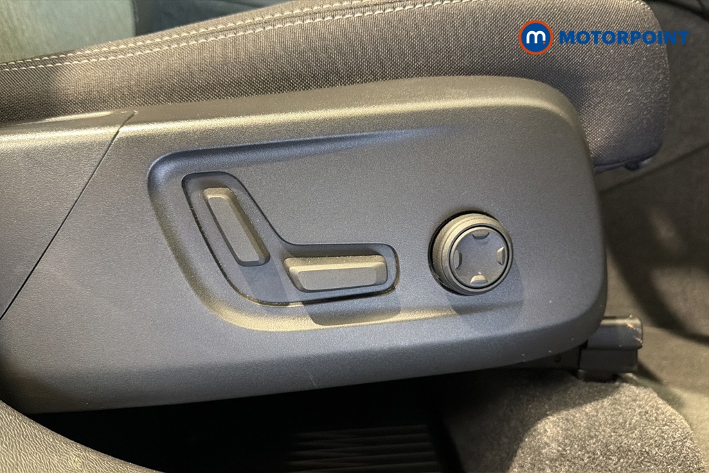 Volvo Xc40 Plus Automatic Petrol SUV - Stock Number (1666404) - 23rd supplementary image