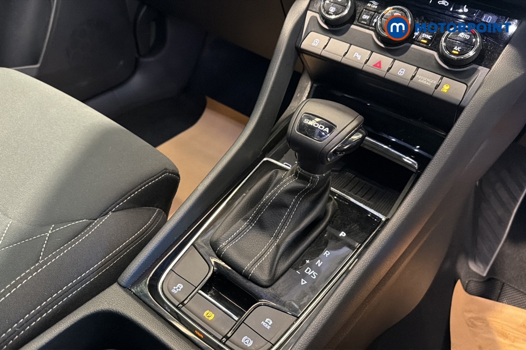Skoda Karoq Sportline Edition Automatic Petrol SUV - Stock Number (1667520) - 15th supplementary image